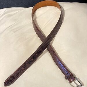 Vintage 1993 released Ralph Lauren Alligator printed genuine leather belt.